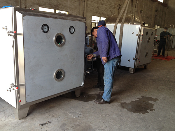 真空烘箱調試現(xiàn)場